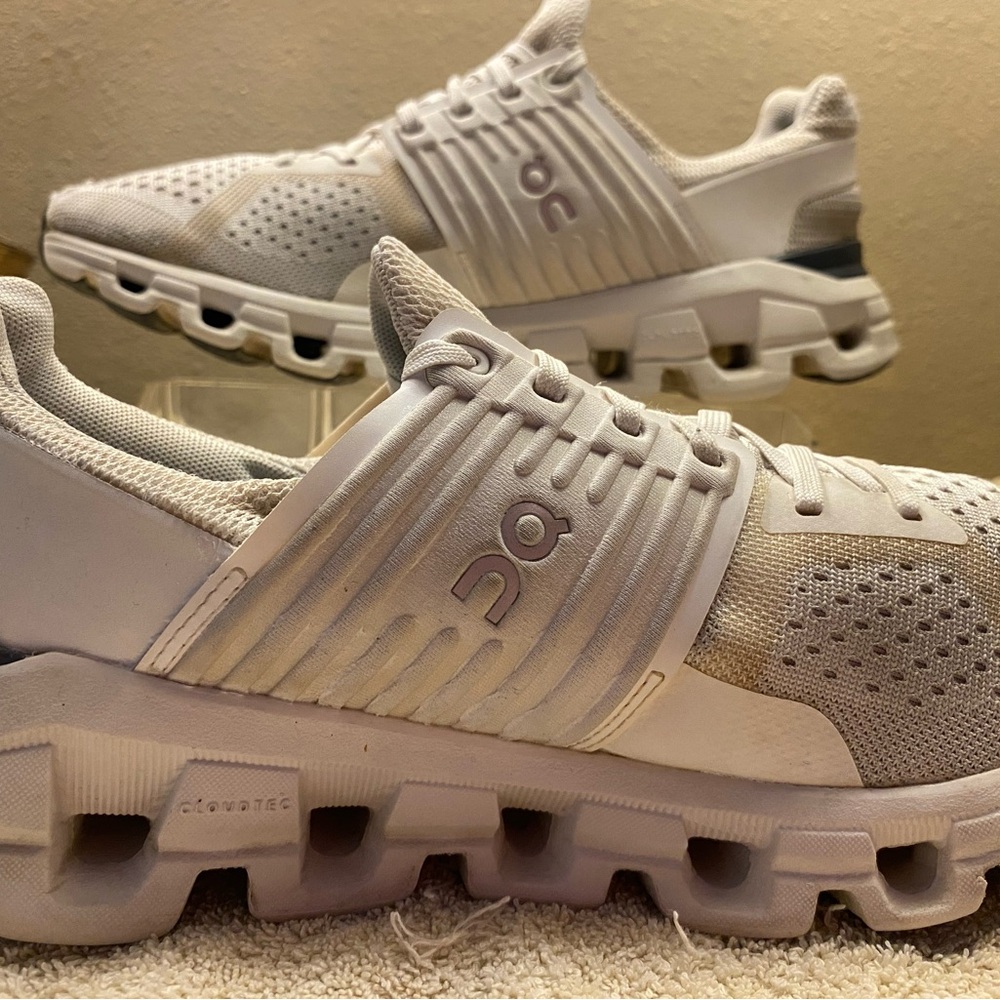 On Running Cloudstratus in Light Gray